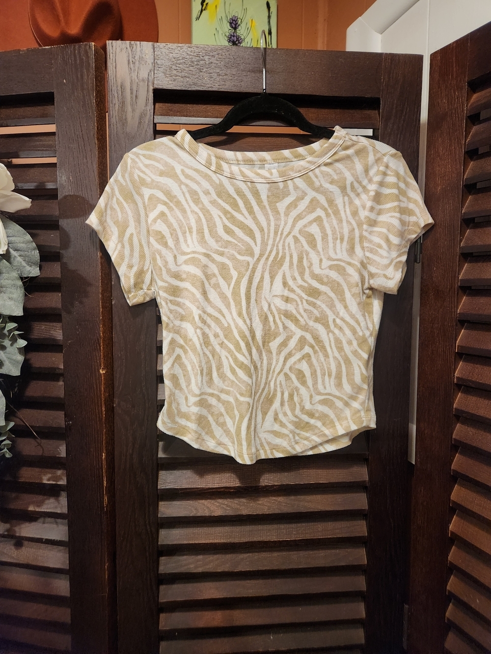 Old Navy Short Sleeve Zebra-Print Crop Top - Beige/White